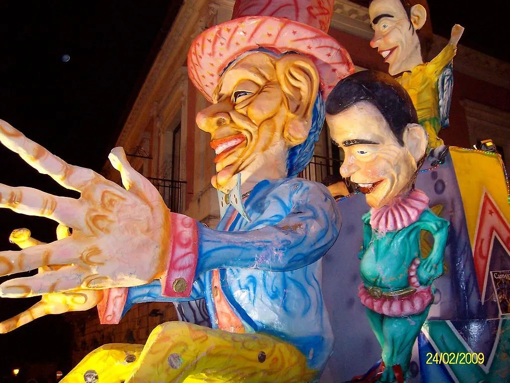 הוילה פלאצולו אקריידה Casa Al Corso איטליה